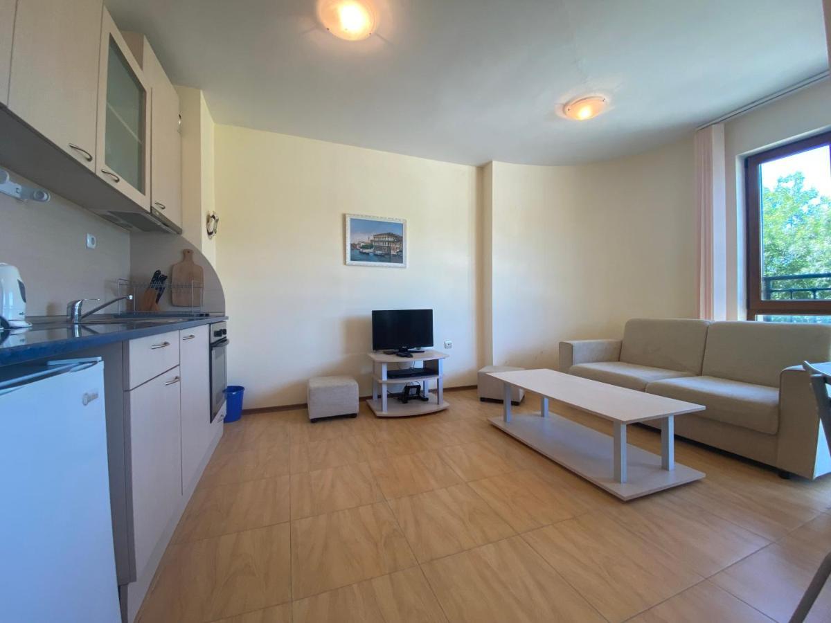 Amadeus 1 - 13B Large Two Bedroom Apartment Sunny Beach Dış mekan fotoğraf